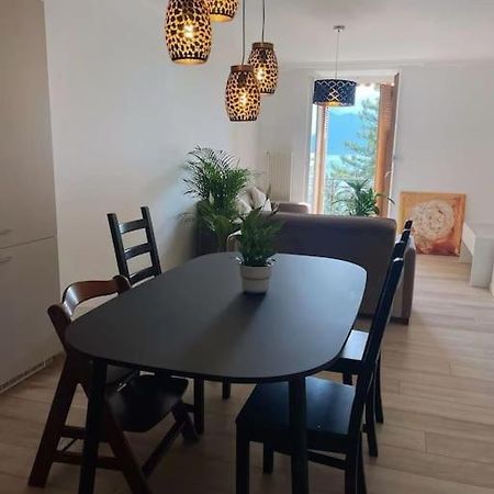 Perfect Lake View New Apartment Veytaux Exterior photo